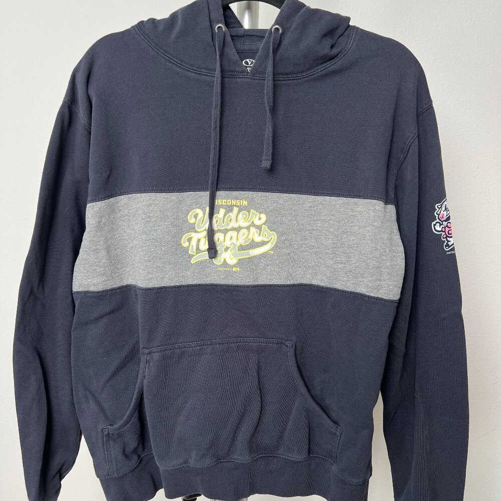 Vantage Men's Large Wisconsin Udder Tuggers Hoodie Pullover